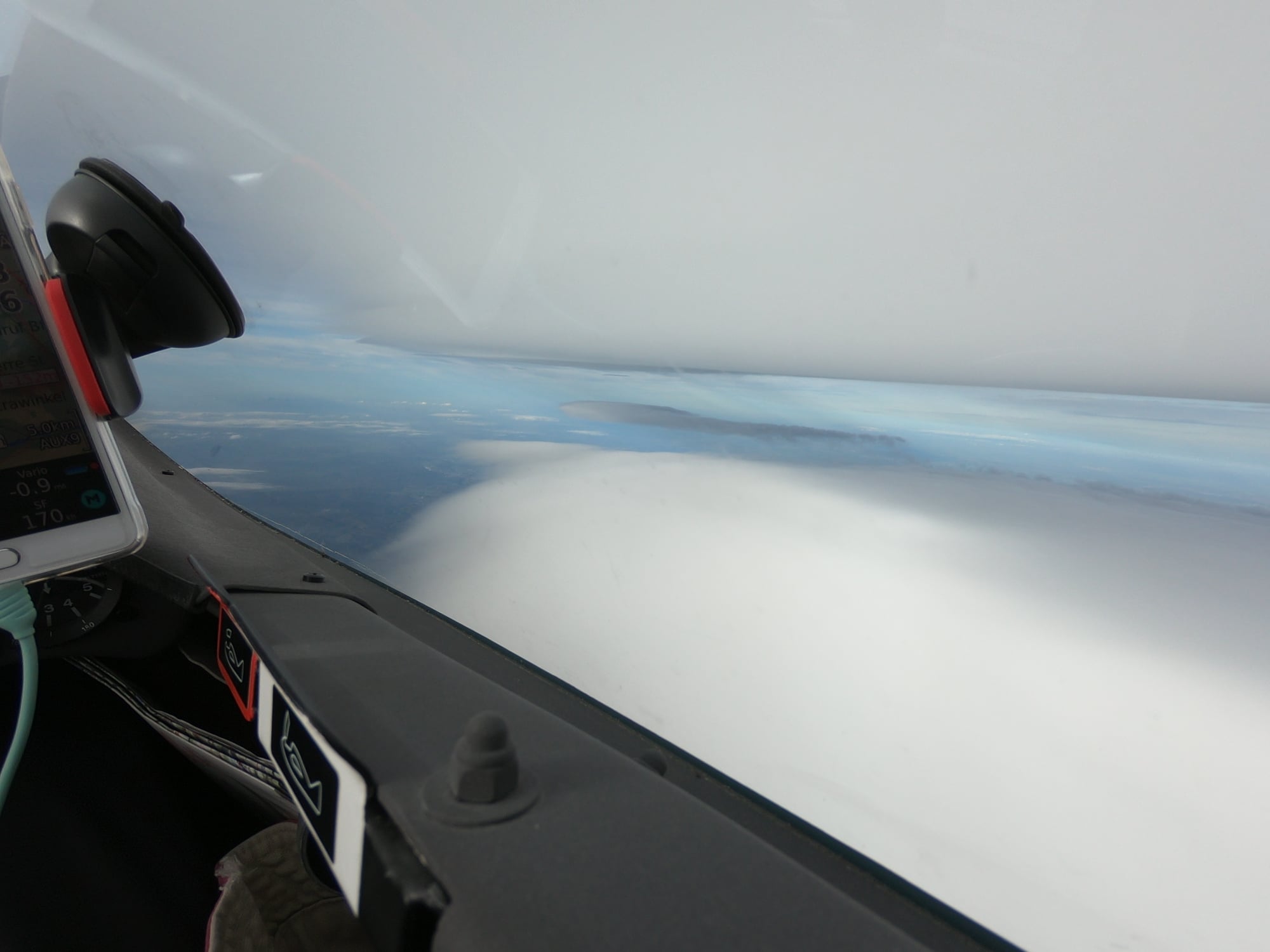 Zwischen den Lenticulariswolken