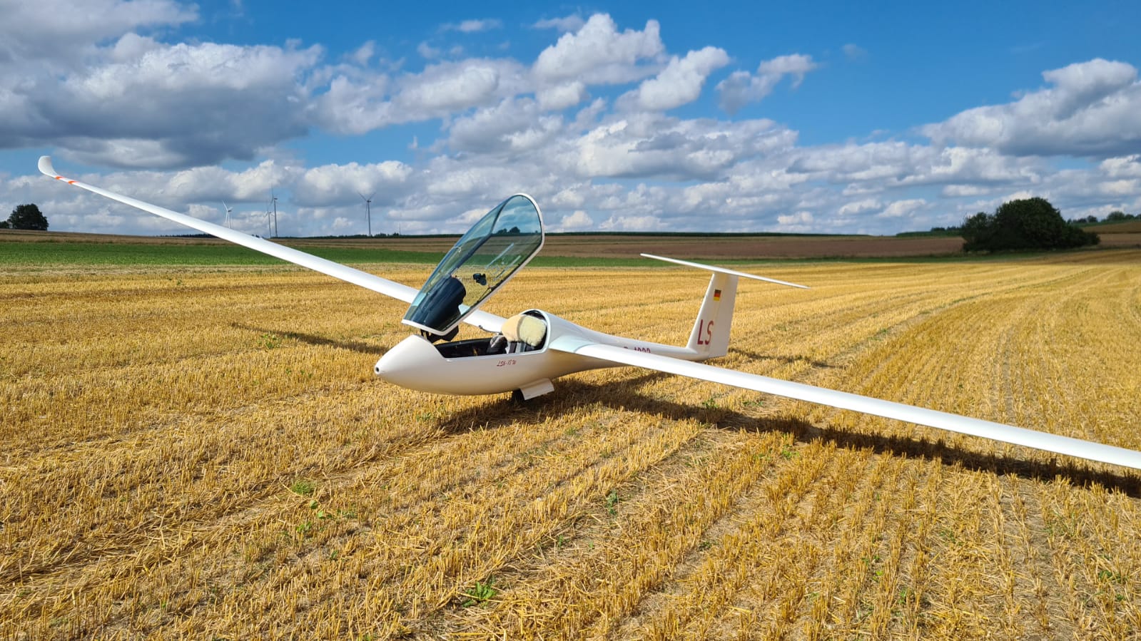 Unsere LS6 auf einem Acker nahe Selb