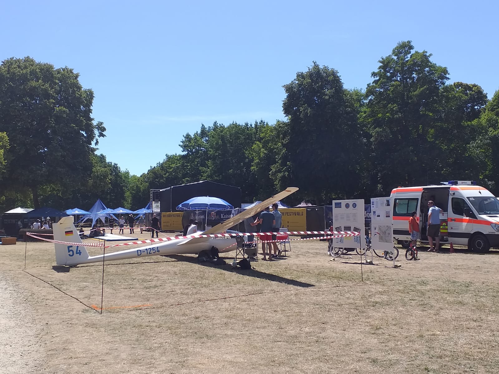 Unsere​ LS4 auf der Jahnwiese