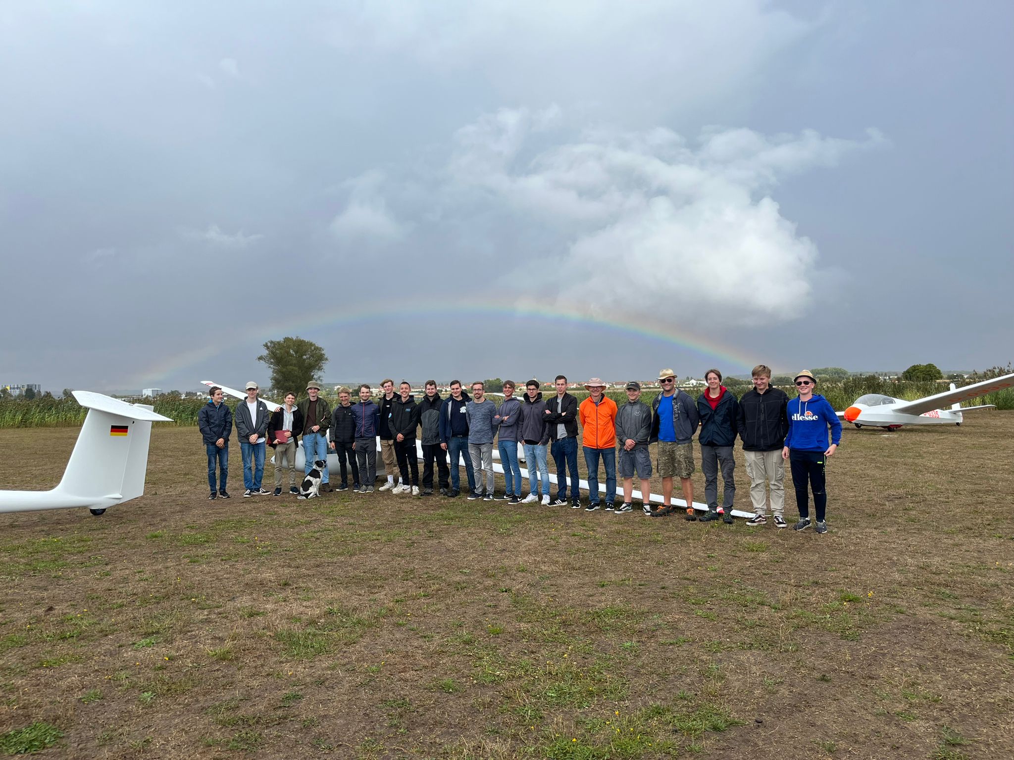 Wettbewerbsteilnehmer und Helfer