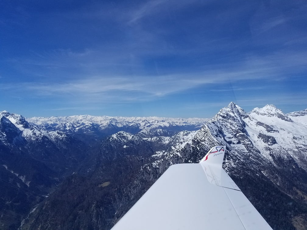 Einflug in die Alpen