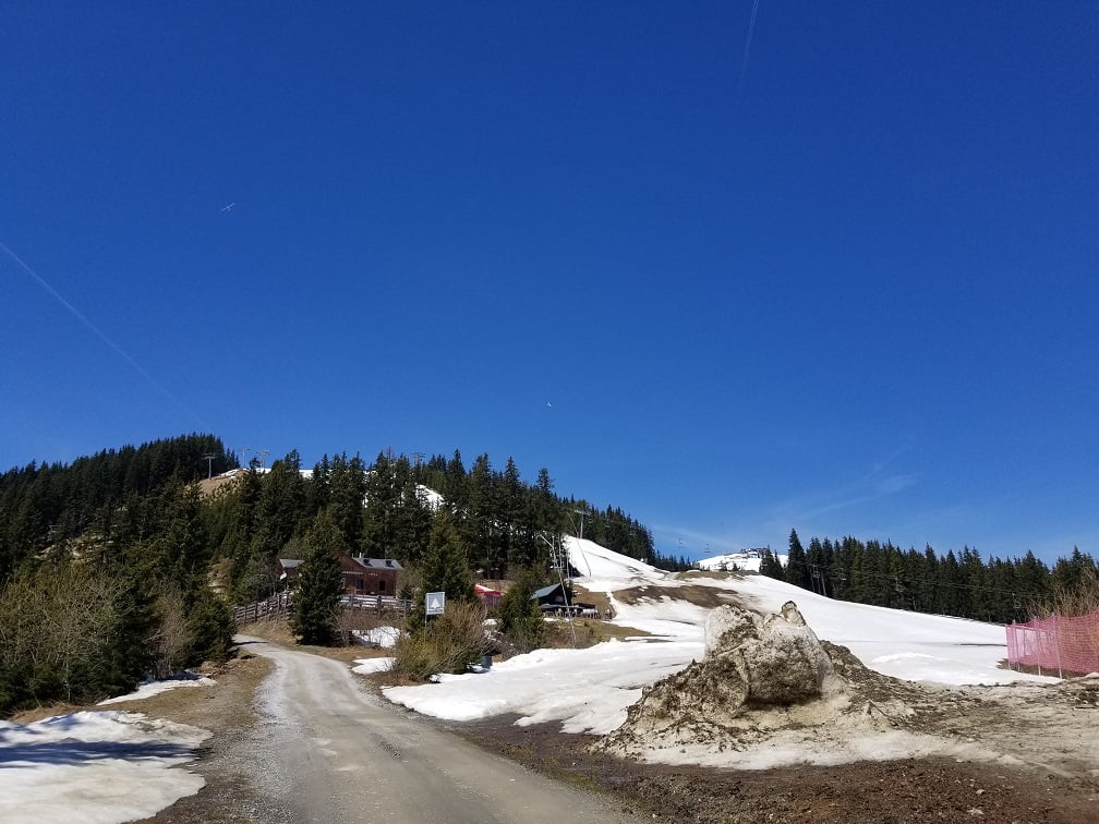Glocknerhaus mit Schmittenhöhe im Hintergrund